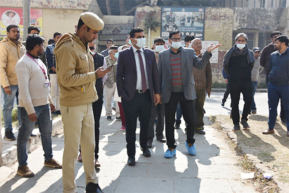 कोविड नियमों का पूर्ण रूप से सभी पालन करें : उपायुक्त विक्रम