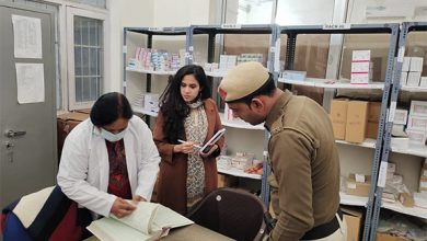 एडीसी अपराजिता ने एसजीएम नगर में पीएचसी सेंटर का किया निरीक्षण  