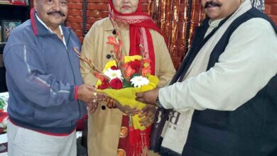 अखिल भारतीय ब्राह्मण सभा के राष्ट्रीय अध्यक्ष पं.सुरेन्द्र शर्मा बबली ने समाजसेवी ब्रह्म प्रकाश गोयल का स्वागत किया