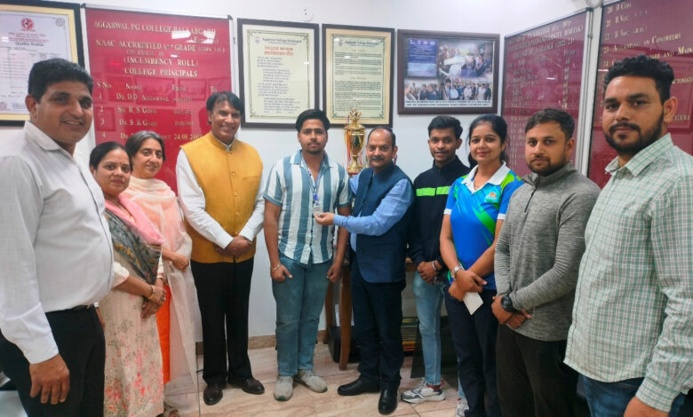 अग्रवाल महाविद्यालय के खिलाडियों ने ऑल इंडिया इंटर यूनिवर्सिटी किक बॉक्सिंग प्रतियोगिता में लहराया परचम