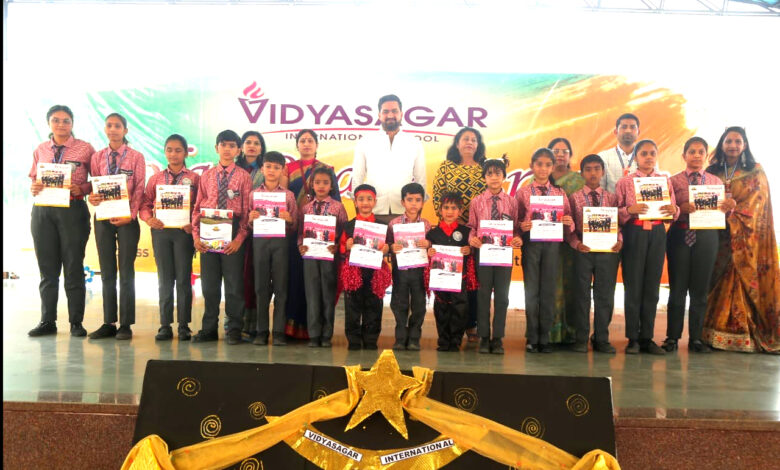 Vidyasagar distributed 7 lakh scholarship to encourage students: Dharampal Yadav