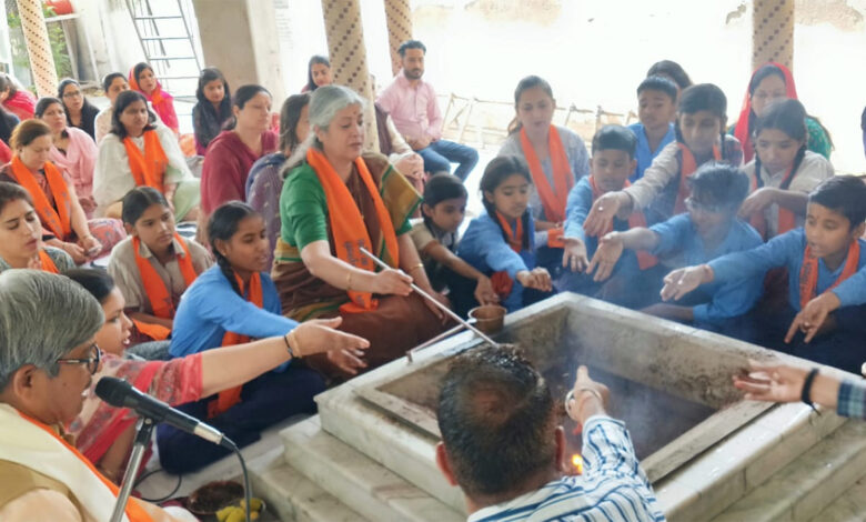 डी ए वी शताब्दी महाविद्यालय में आर्य समाज का 148वां स्थापना दिवस बड़े ही हर्षोल्लास के साथ मनाया गया