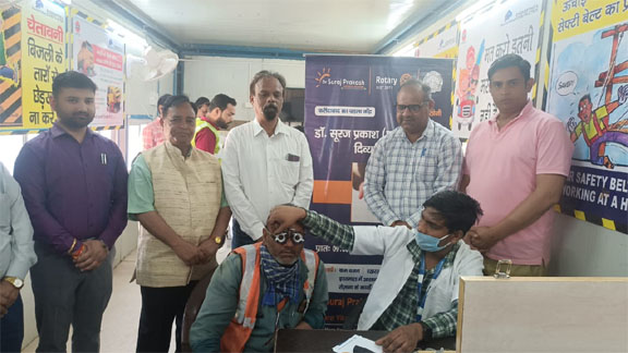 जिला रेडक्रॉस सोसाइटी एवं अन्य सामाजिक व औद्योगिक संस्थानों के संयुक्त तत्वावधान में रक्तदान व स्वास्थ्य जांच शिविर का आयोजन