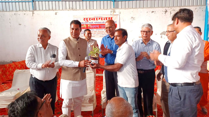 पृथला जाजरू इंडस्ट्रियल एरिया में धूमधाम से मनाया गया होली मिलन समारोह,विधायक नयनपाल रावत ने दी उद्योग इकाई को पर्व की शुभकामनाएं