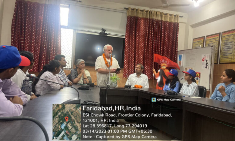 विश्व का कल्याण गांधी के अहिंसा,सत्य और समानता के मार्ग पर चलकर ही संभव है