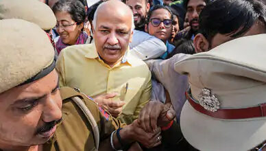 शराब नीति केस में सिसोदिया की कस्टडी 14 दिन बढ़ी, सिसोदिया बोले- कस्टडी में रखने का कोई फायदा नहीं