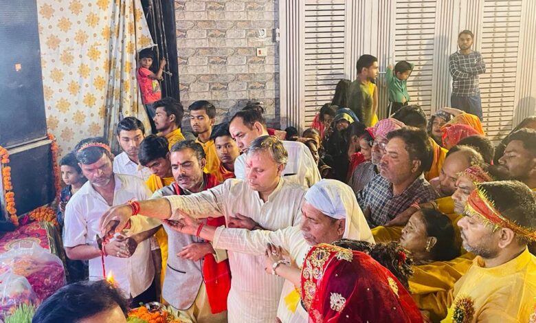 मां भागवती जागरण में वरिष्ठ काग्रेंसी नेता विजय प्रताप ने शिरकत कर प्राप्त किया आर्शीवाद