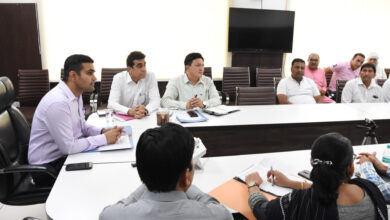 गेहूं की खरीद के साथ लिफ्टिंग पर दें जोर: डीसी विक्रम सिंह