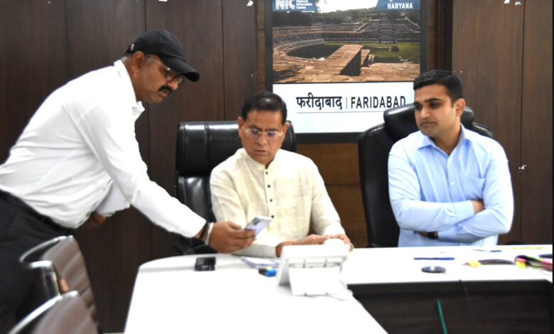 एमएलए राजेश नागर व डीसी विक्रम ने की तिगांव विधान सभा क्षेत्र की विकासात्मक योजनाओं और परियोजनाओं के बेहतर क्रियान्वयन के लिए अधिकारियों के साथ समीक्षा बैठक की