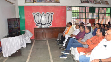Former Industries Minister Vipul Goyal along with hundreds of workers listened to the 100th episode of Mann Ki Baat at his office