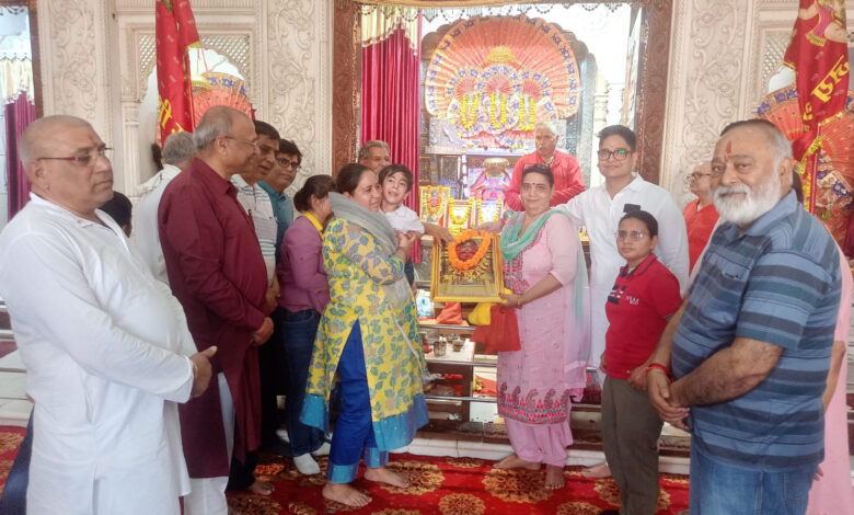 Free health check-up was organized at Shri Sankat Mochan Hanuman Mandal Kaili Dham