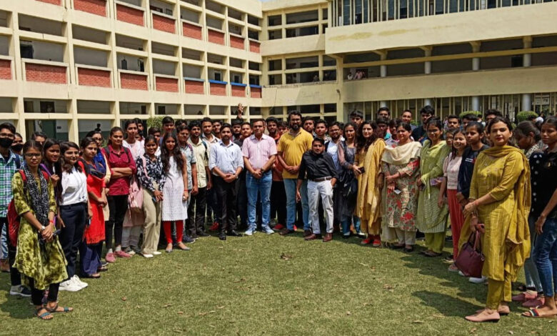 राजकीय महाविद्यालय फ़रीदाबाद में career कॉउंसलिंग सेमिनार का आयोजन