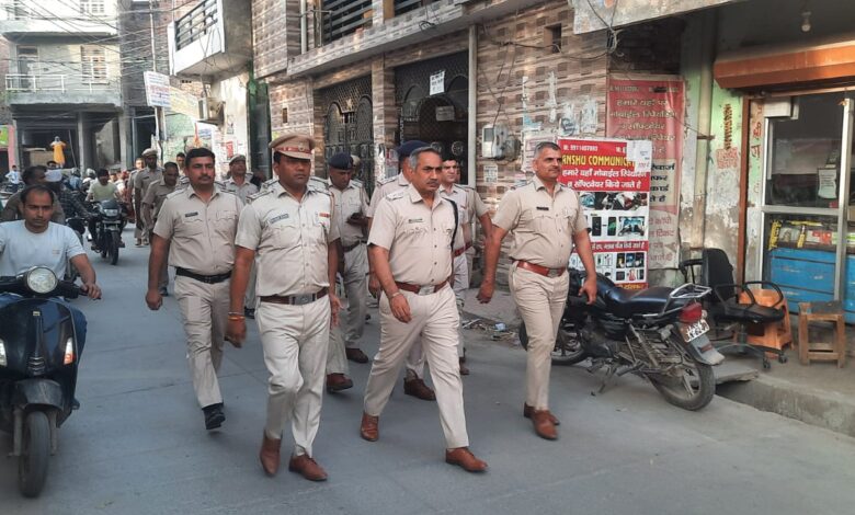 डीसीपी नरेंद्र कादियान ने सारण एरिया में पुलिस बल के साथ निकाला पैदल मार्च