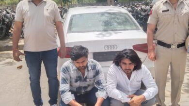 क्राइम ब्रांच 56 ने ऑडी कार में अवैध शराब तस्करी करते दो आरोपियों को 17 पेटी अवैध अंग्रेजी शराब सहित किया गिरफ्तार