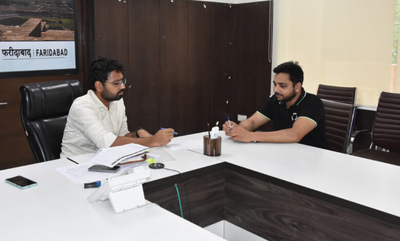 ऑनलाइन पोर्टल पर आई शिकायतों का निर्धारित समय पर करें निपटारा: नगराधीश अमित मान