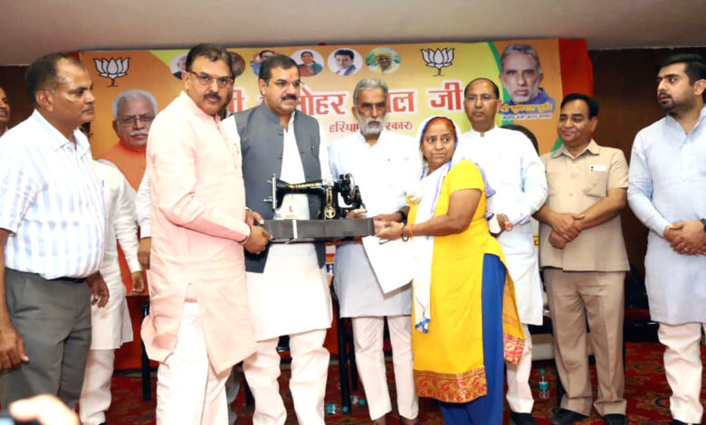 Modi-Manohar consider the people of the country and state as their family: Krishnapal Gurjar