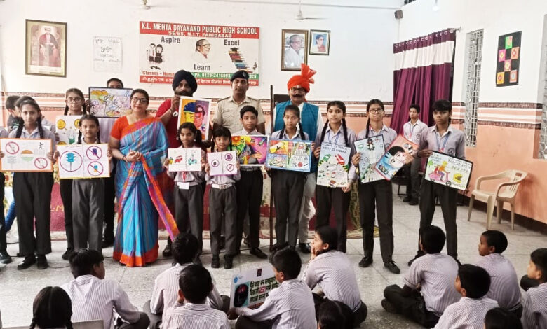 बच्चों को केवल प्यार दे वाहन बिल्कुल नहीं: देवेंद्र सिंह