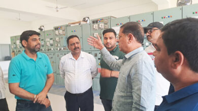बिजली स्टेशन का औचक निरीक्षण करने पहुंचे विधायक राजेश नागर