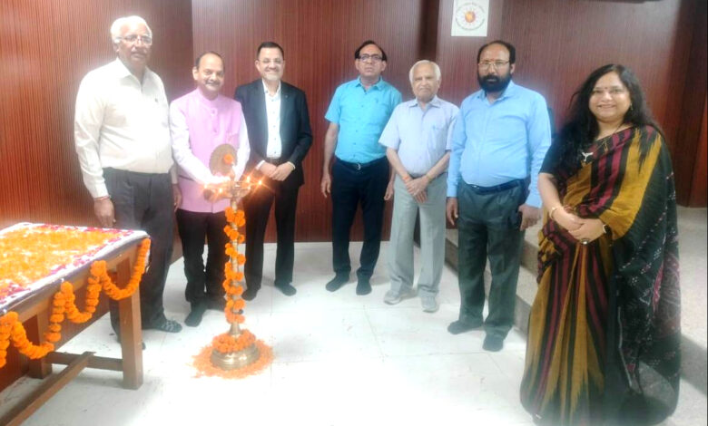 The closing ceremony of the two-day national conference by the Departments of Economics, Management and Commerce of Aggarwal College.