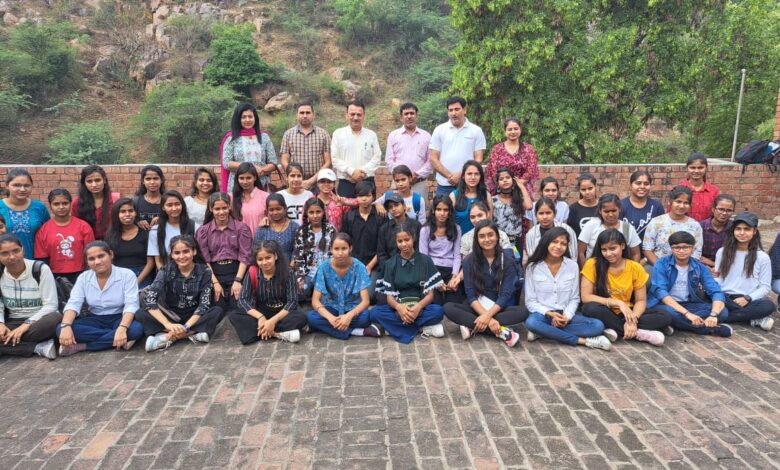 सोहना दमदमा स्थित हाॅली डे चिल्ड्रन होम में बच्चों ने की जमकर मस्ती