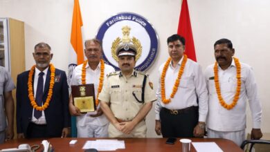 फरीदाबाद पुलिस के 7 पुलिसकर्मी हुए सेवानिवृत्त,पुलिस आयुक्त विकास कुमार अरोड़ा ने दी हार्दिक शुभकामनाएं