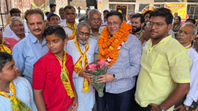 ढोल नगाड़ों और भण्डारे के आयोजन के साथ किया गया बांके  बिहारी मंदिर में शिवलिंग को पुनः स्थापित, युवा भाजपा नेता अमन गोयल पहुँचे बतौर मुख्यातिथि