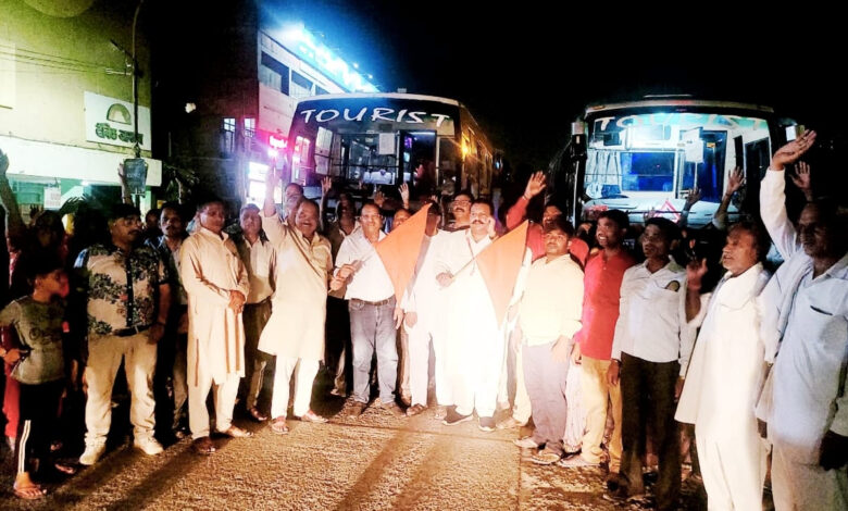 पूर्व उद्योग मंत्री विपुल गोयल के कार्यालय से किया हरिद्वार के लिए दो बसों को रवाना