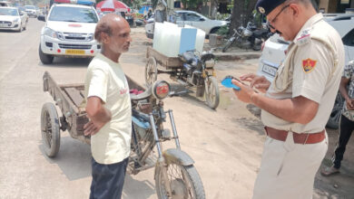 विशेष अभियान के तहत ट्रैफिक पुलिस द्वारा 10 जुगाड़ वाहनों सहित 1539 वाहन चालकों का काटा गया चालान, 7.45 लाख रुपए जुर्माना