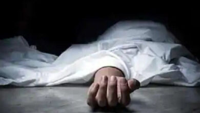 पत्नी पर शक होने पर एक युवक ने सिर में इंटरलॉकिंग टाइल मारकर कर दी हत्या 