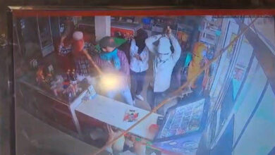 In Faridabad, a person was beaten to death with kicks and bribes, the neighbor was accused