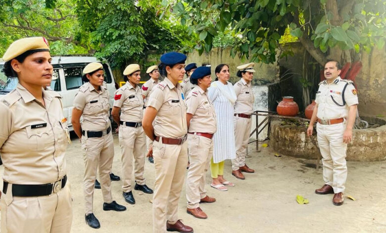 पुलिस आयुक्त ने महिला थाना एनआईटी का किया निरीक्षण, पुलिसकर्मियों से रूबरू होकर महिला विरुद्ध अपराध में त्वरित कार्रवाई करने तथा थाने के सौंद्रीयकरण संबंधित दिए आवश्यक दिशा निर्देश