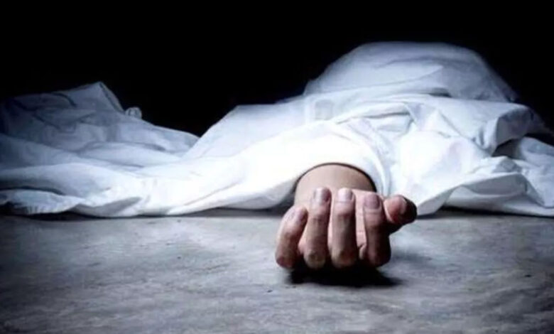 युवक के साथ होटल में पहुंची युवती का कमरे में मिला शव, गले पर रस्सी के निशान