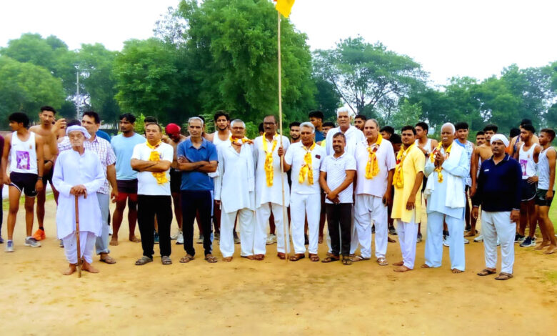 योग करने से मानसिक तनाव से मुक्ति मिलती है : राजेश भाटी