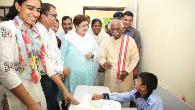 बच्चों को गतिविधियों में निपुण कर समाज की मुख्यधारा में जोडऩे का प्रयास करें-बंडारू दत्तात्रेय