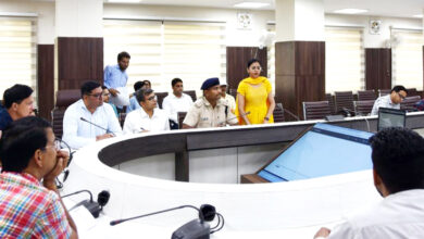 सभी चौराहों और बाजार के चौकों पर सड़क सुरक्षा के नियमों की पालना करना पूरी तरह से सुनिश्चित करें अधिकारी: डीसी विक्रम सिंह
