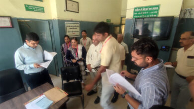 जिला में नशा बेचने वालों की अब खैर नहीं प्रशासन और पुलिस मिलकर गंभीरता से कर रहे हैं नशे पर अंकुश लगाने के लिए कानूनी कार्रवाई