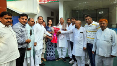 State President Udaybhan patted Sumit Gaur for raising public issues prominently