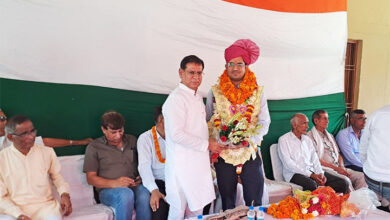विधायक राजेश नागर ने मिर्जापुर के नीरज यादव को भारतीय वन सेवा में चयनित होने पर दी बधाई