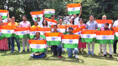 जिला रेड क्रॉस सोसाइटी एवं जय सेवा फाउंडेशन के संयुक्त तत्वाधान में सीएसआर के तहत हर घर तिरंगा अभियान के अंतर्गत लोगों को वितरण किए गए राष्ट्रीय ध्वज