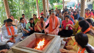 यज्ञ प्रक्रिया के साथ हुआ नवागंतुक छात्रों के शिक्षण सत्र का आगाज