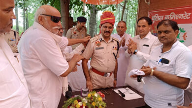डीसीपी बल्लबगढ़ और एसीपी तिगांव को पगड़ी बांधकर किया सम्मानित, मौजीज व्यक्तियों ने शांति व्यवस्था बनाए रखने का दिया आश्वासन