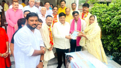 हरि मंदिर में मूर्ति स्थापना अवसर पर पहुँचे पूर्व उद्योग मंत्री विपुल गोयल