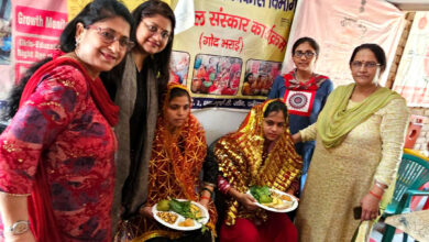 माताओं को पोषण जागरूकता अभियान में दी फोर्टीफाइड भोजन की जानकारी 