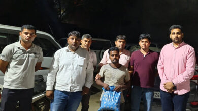 Haryana State Narcotics Control Bureau Faridabad unit took major action against drugs, drug smuggler was caught on the spot from Rajendra Park, Gurugram and 1 kg 600 grams of ganja was recovered.