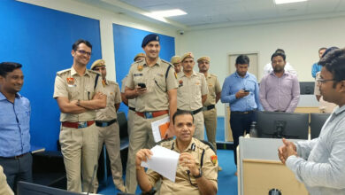 पुलिस आयुक्त राकेश कुमार आर्य ने अजरौंदा चौक स्थित स्मार्ट सिटी फरीदाबाद कार्यालय में सीसीटीवी कैमरों की मॉनिटरिंग का लिया जायजा, मॉनिटरिंग प्रणाली को ओर बेहतर करने के लिए निर्देश