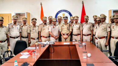 क्राइम ब्रांच 48 प्रभारी राकेश की हुई पदोन्नति, बने इंस्पेक्टर। पदोन्नति पर पुलिस आयुक्त महोदय ने बधाई देते हुए दी शुभकामनाएं