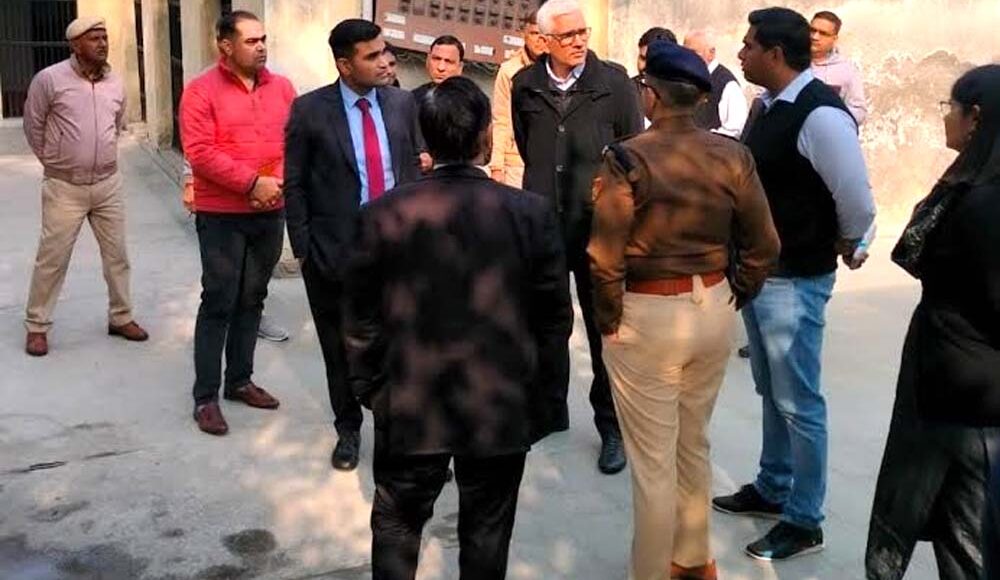District and Sessions Judge and DC inspected Neemka Jail and gave instructions to improve the arrangements.