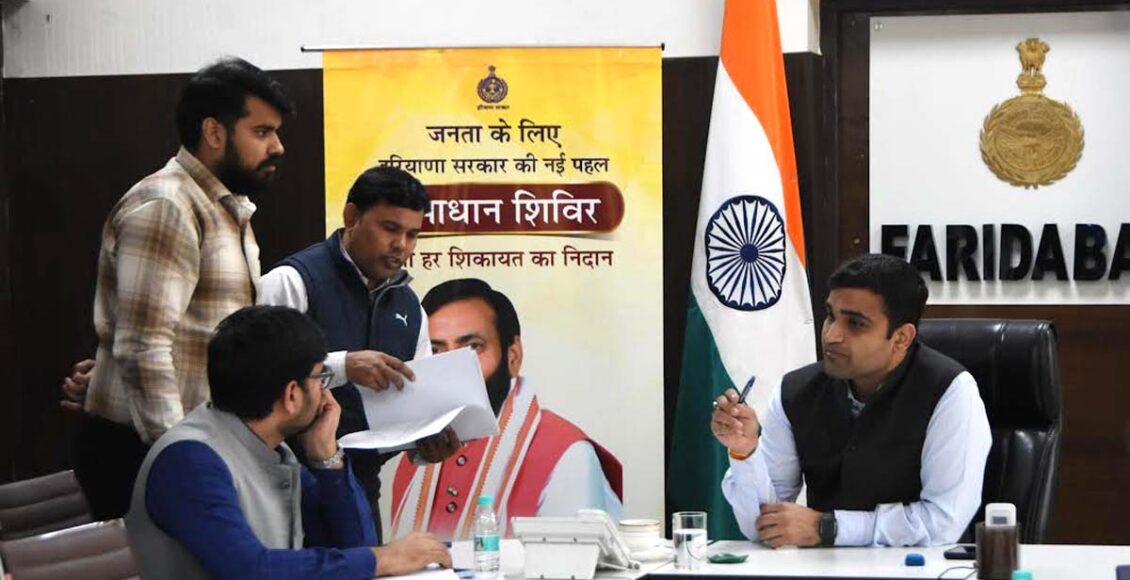 Problems of common people are being solved at one place: DC Vikram Singh, DC listened to the problems in the solution camp.