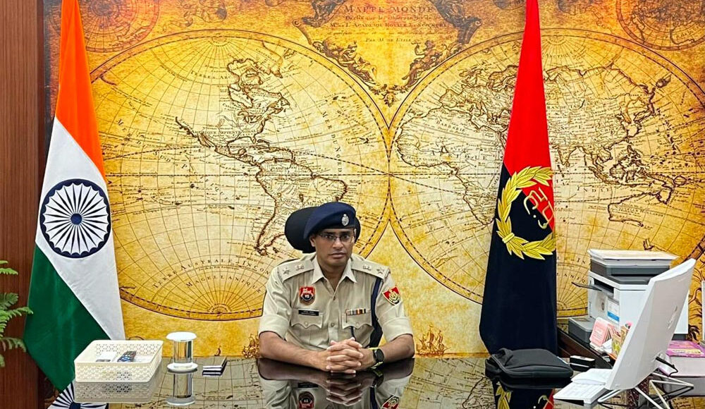 Crime branch and police station Old police team rounded up 10 accused in the case of knife attack in Old Faridabad.