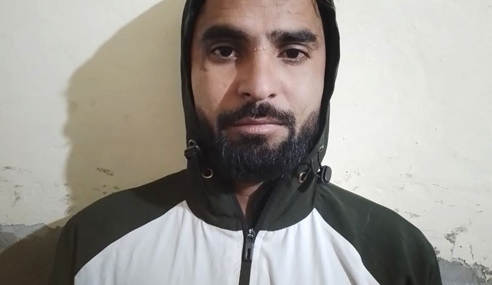 The police team of Tingao police station arrested the accused of smuggling liquor, 60 pav of country liquor recovered.